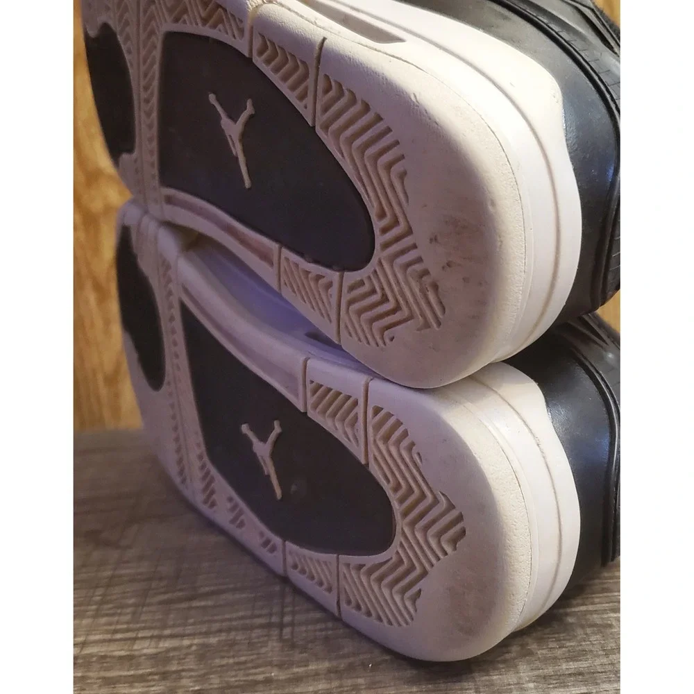 Air Jordan 4 Retro Modern Athletic Shoes Youth Size‎ 4Y Black